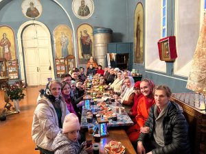 Приходская встреча в храме Рождества Христова в селе Савватьма